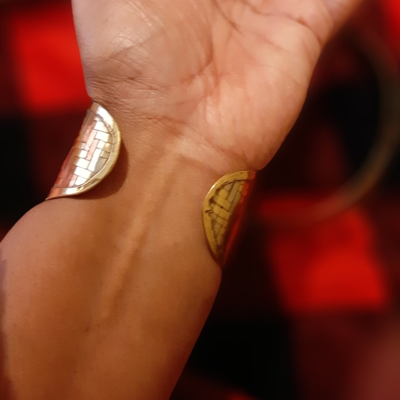 Chocker & Bracelet - Picture 9 of 9